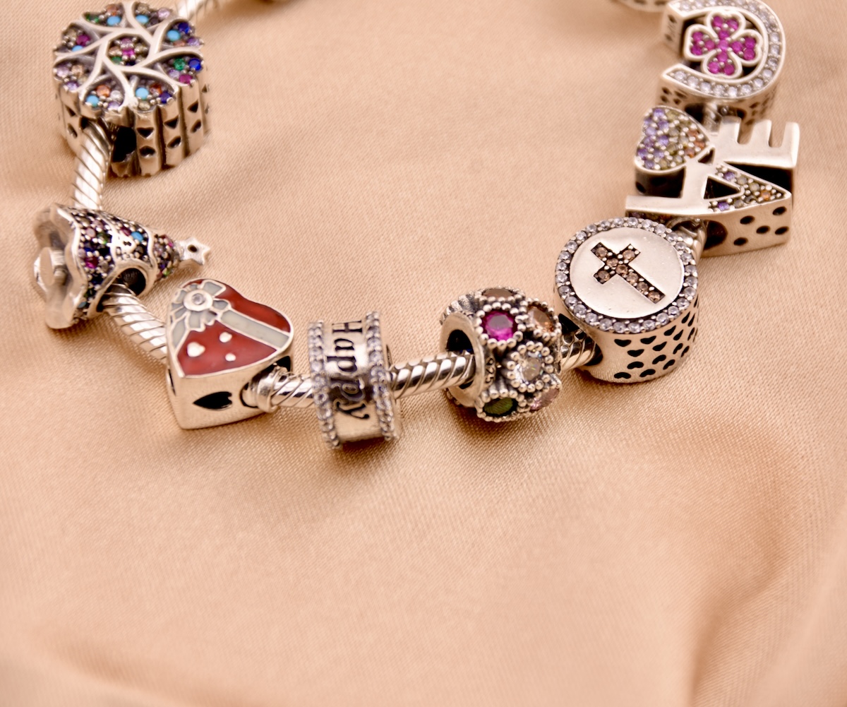 Sterling Silver 925 Horseshoe Bracelet Bead Charm “Lucky Clover” with Sparkling CZ Gemstones - Silver Image 3