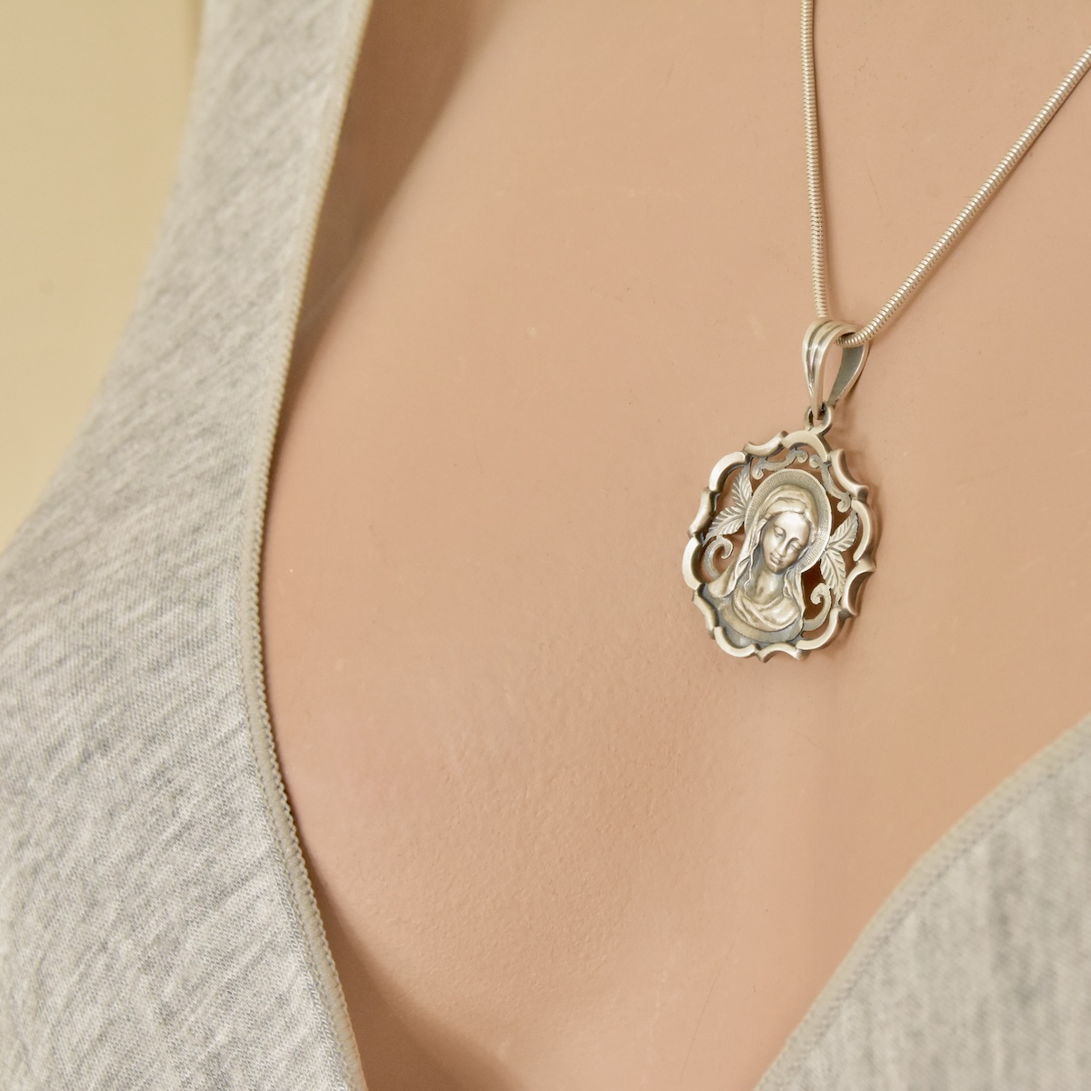 Sterling Silver 925 Necklace Pendant Virgin Mary Mother of God Religious Jewelry - Image 3