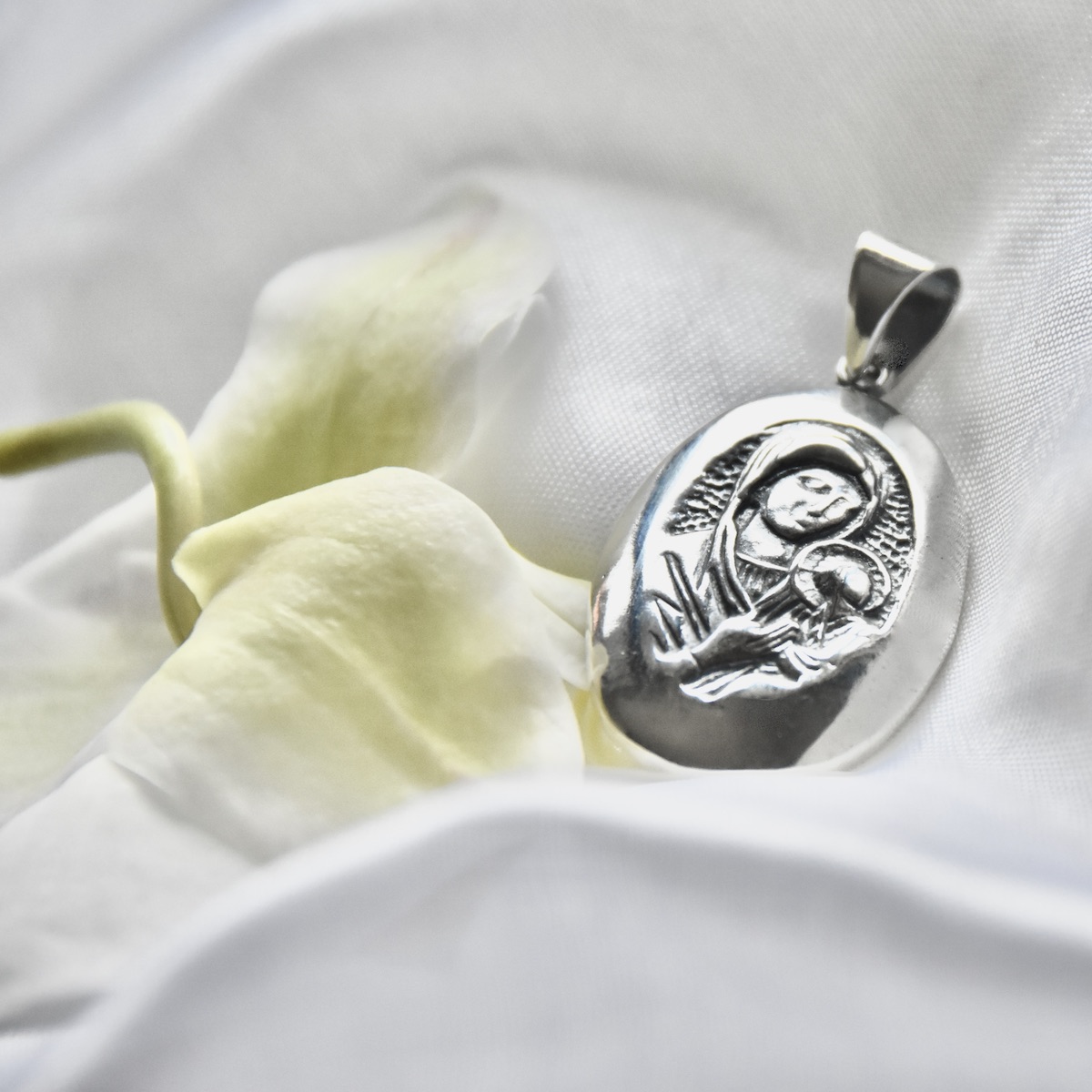 Oval Madonna Jesus Solid Pendant Sterling Silver 925 Religious Medallion Christening Baptism Jewellery Gift Present - Image 2