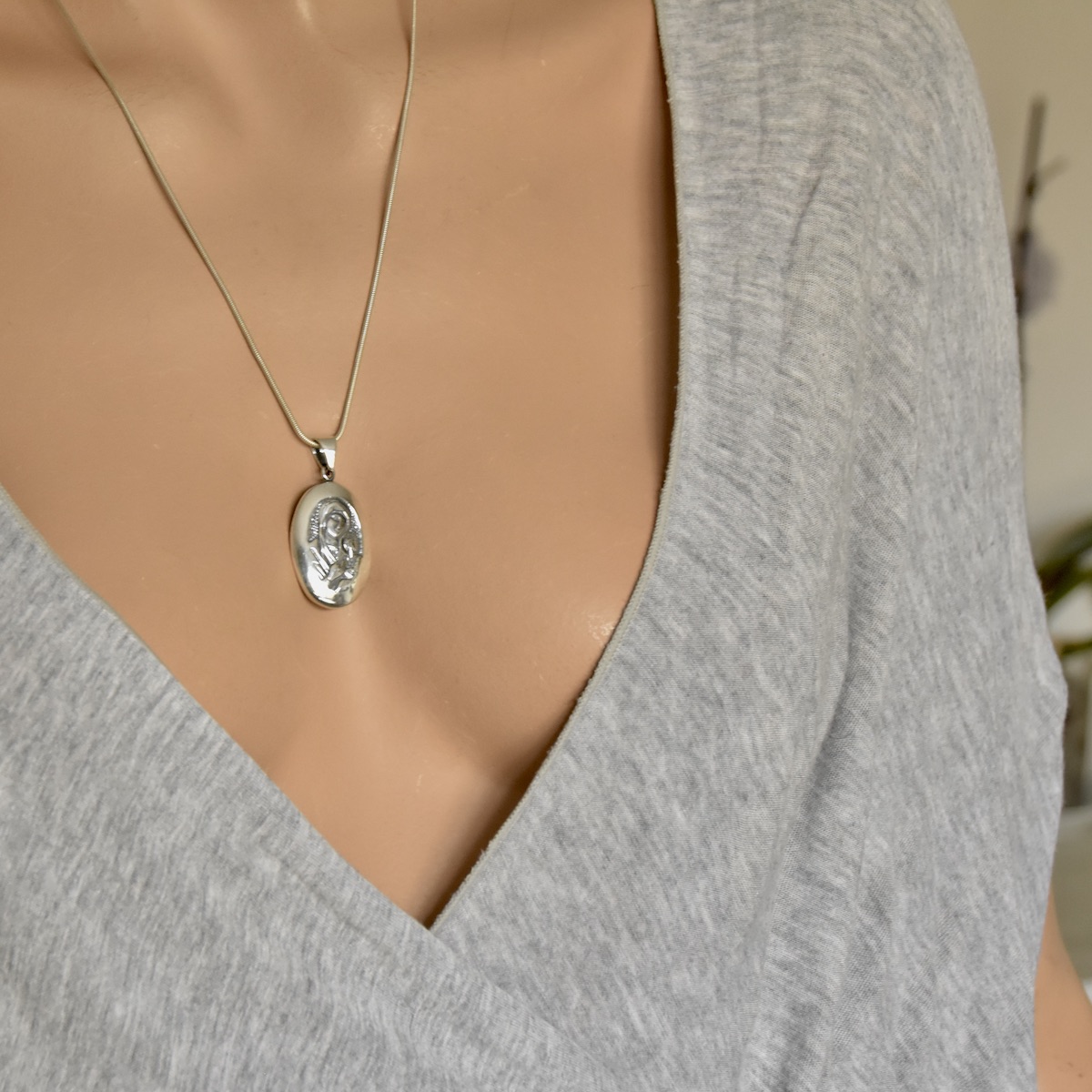 Oval Madonna Jesus Solid Pendant Sterling Silver 925 Religious Medallion Christening Baptism Jewellery Gift Present - Image 3