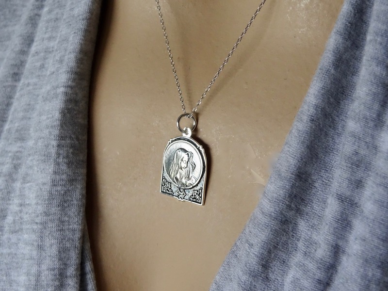 Sterling Silver 925 Half Round Virgin Mary Religious Oxidised Necklace Pendant - Image 2