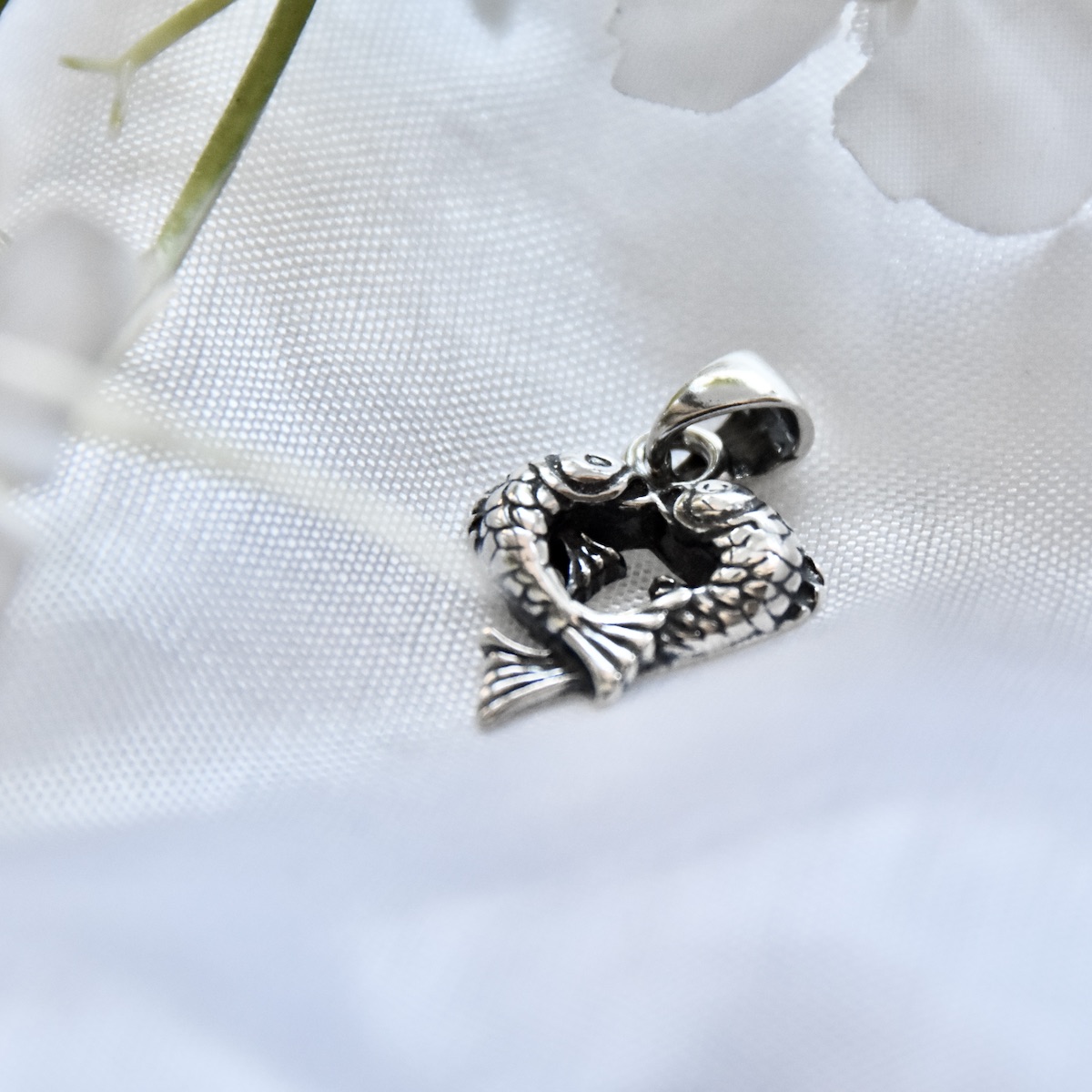 Pisces Pendant Sterling Silver 925 Heart Shape Pisces Sea Ocean Charm Lovers Nature Lovers Zodiac Symbol Unisex Jewelry Gift Present - Image 2