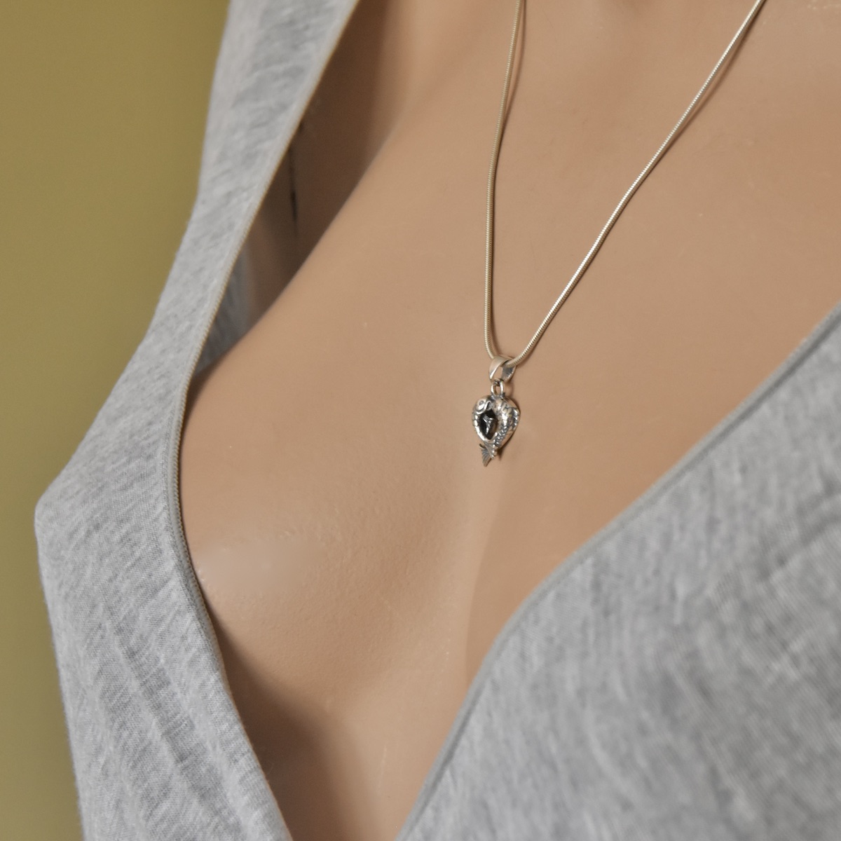 Pisces Pendant Sterling Silver 925 Heart Shape Pisces Sea Ocean Charm Lovers Nature Lovers Zodiac Symbol Unisex Jewelry Gift Present - Image 5