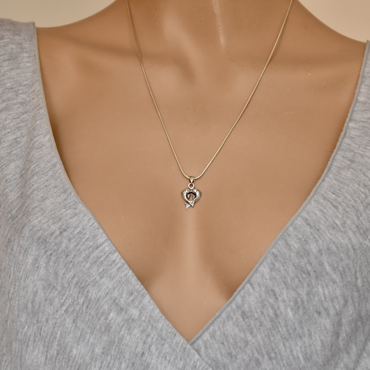 Pisces Pendant Sterling Silver 925 Heart Shape Pisces Sea Ocean Charm Lovers Nature Lovers Zodiac Symbol Unisex Jewelry Gift Present - Image 4